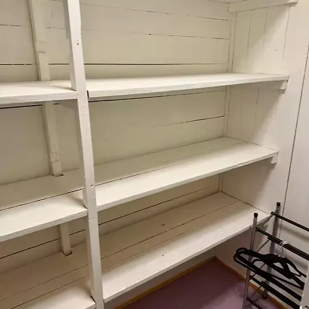 I Under Etasje Διαμέρισμα